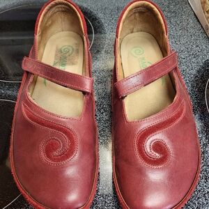 Naot Matai Mary Jane shoes sizes 39